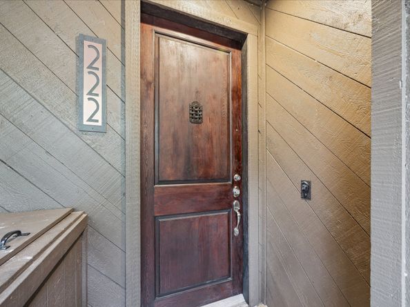 222 Litchfield Lane, Houston TX 77024