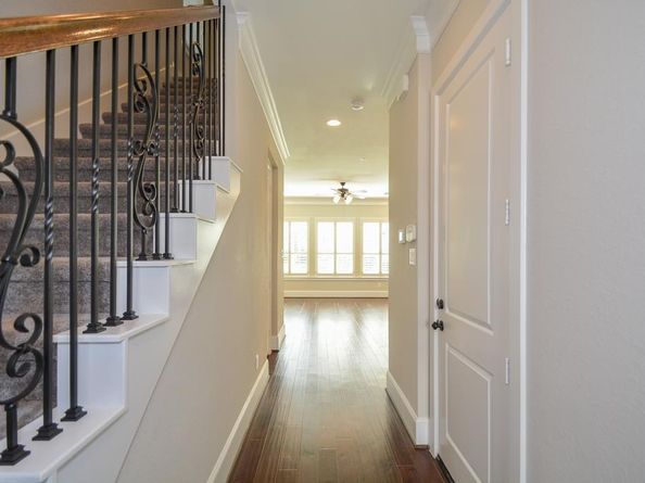 1110 Oakwood Pass, Houston TX 77043