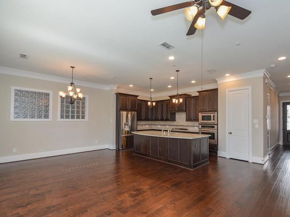 1110 Oakwood Pass, Houston TX 77043