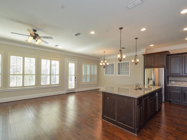 1110 Oakwood Pass, Houston TX 77043