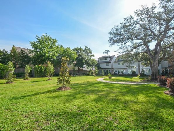 1110 Oakwood Pass, Houston TX 77043