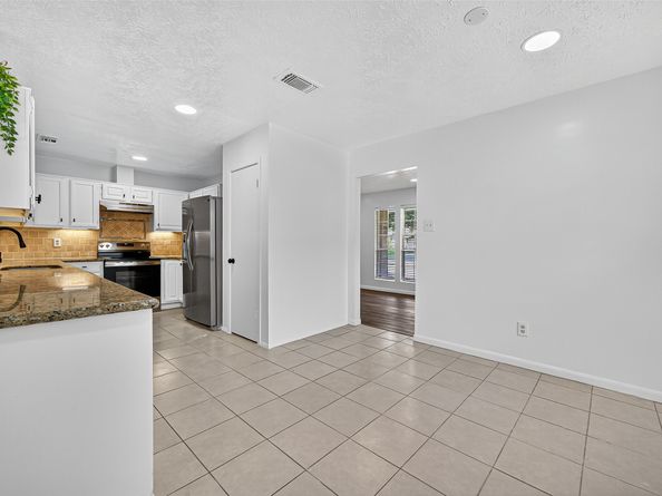 2403 Barrington Place Drive, Sugar Land TX 77478