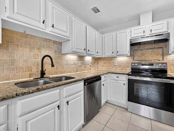 2403 Barrington Place Drive, Sugar Land TX 77478