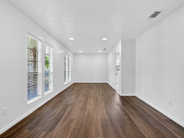 2403 Barrington Place Drive, Sugar Land TX 77478