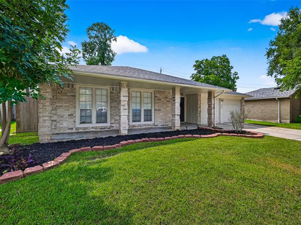 2403 Barrington Place Drive, Sugar Land TX 77478