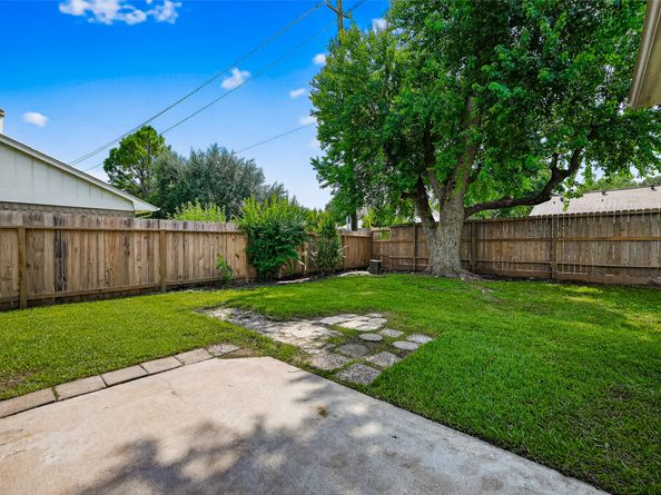 2403 Barrington Place Drive, Sugar Land TX 77478