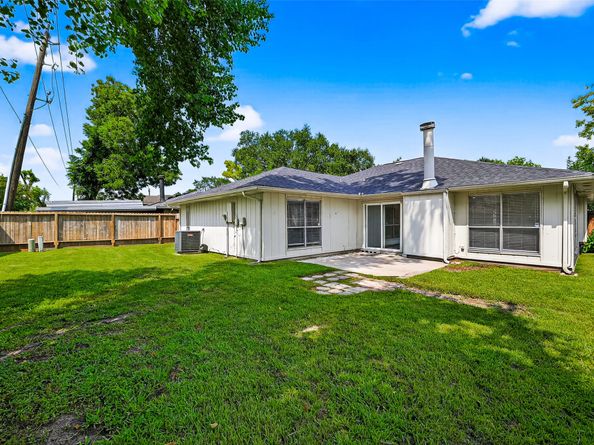 2403 Barrington Place Drive, Sugar Land TX 77478