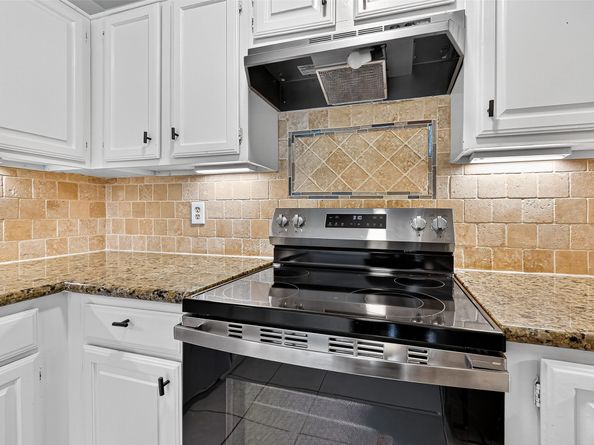 2403 Barrington Place Drive, Sugar Land TX 77478