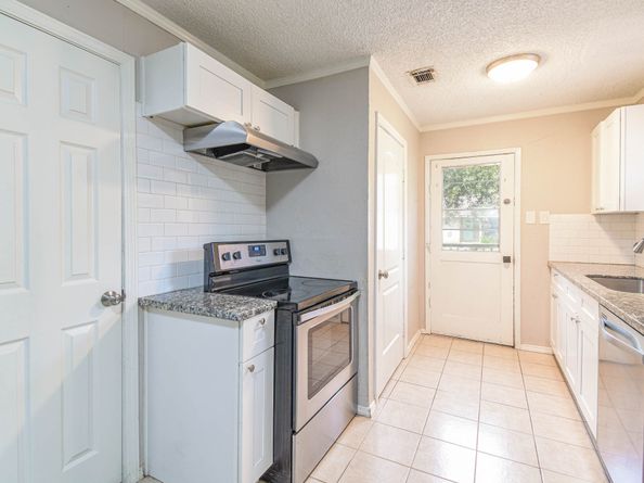 1404 N San Jacinto Street, Conroe TX 77301