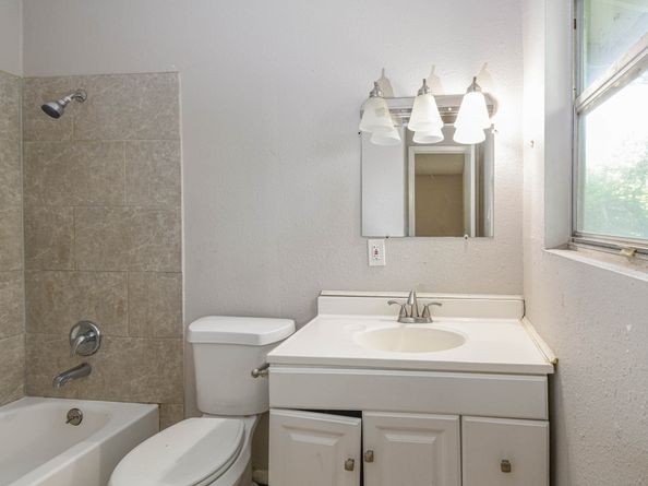 1404 N San Jacinto Street, Conroe TX 77301