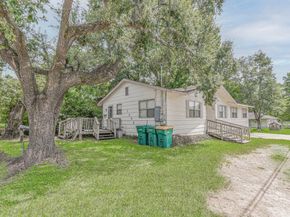 1404 N San Jacinto Street, Conroe TX 77301