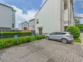 10914 Brookeshire Chase Lane, Houston TX 77043