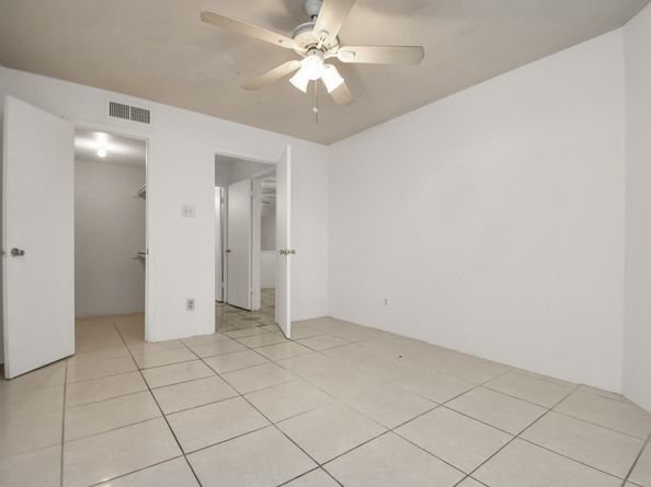 9700 Leawood Boulevard 1205, Houston TX 77099