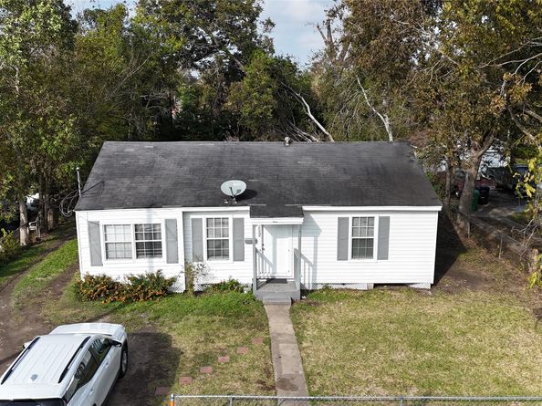 5237 Carmen Street, Houston TX 77033