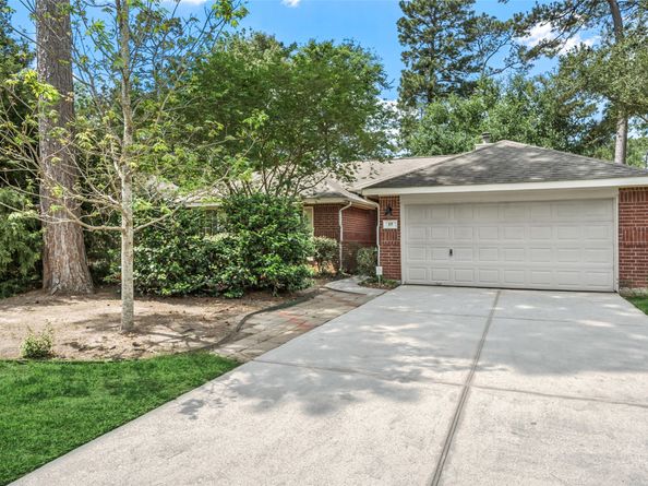 15 Gold Leaf Place, The Woodlands TX 77384