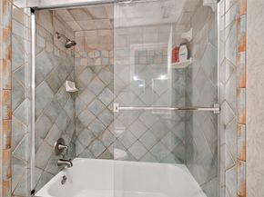 5210 Lodge Creek, Houston TX 77066