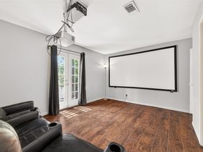 5210 Lodge Creek, Houston TX 77066