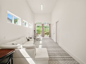 2215 MacArthur Street, Houston TX 77030