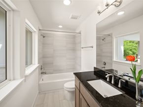 2215 MacArthur Street, Houston TX 77030