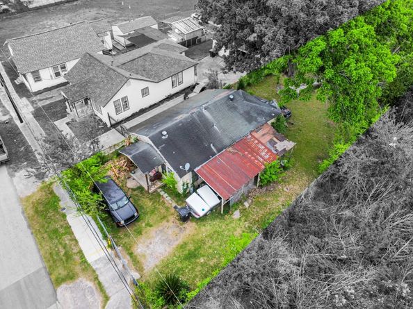 833 Booth Street, Houston TX 77009