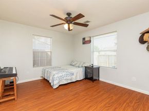 531 Dogwood Street, Houston TX 77022