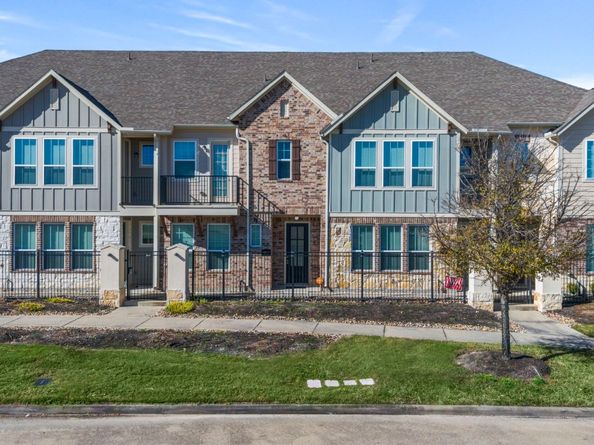 9443 Towne Lake Parkway, Cypress TX 77433
