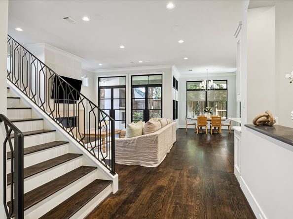 2117 Dickey Place, Houston TX 77019