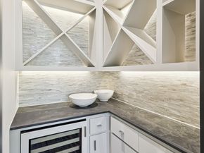 2117 Dickey Place, Houston TX 77019