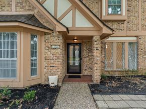 110 Shadow Wood Drive, Sugar Land TX 77498