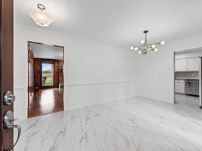 110 Shadow Wood Drive, Sugar Land TX 77498