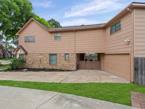 110 Shadow Wood Drive, Sugar Land TX 77498