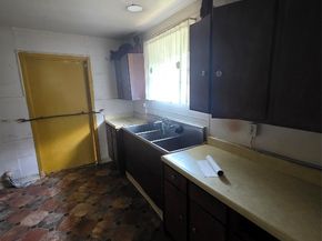 7106 Tierwester Street, Houston TX 77021