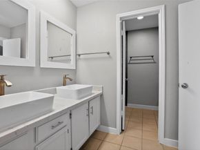 2121 El Paseo Street 1702, Houston TX 77054