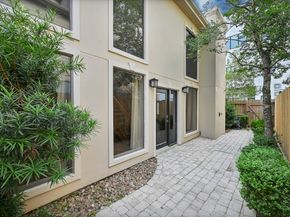 2430 Nantucket Drive B, Houston TX 77057