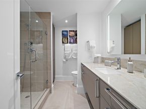 1701 Hermann Drive 24B, Houston TX 77004