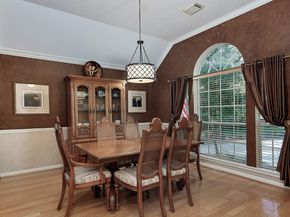 2 Taper Glow Place, The Woodlands TX 77381