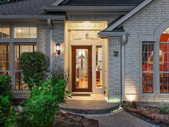 2 Taper Glow Place, The Woodlands TX 77381