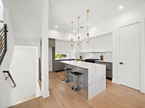 1607 Barbee Street, Houston TX 77004