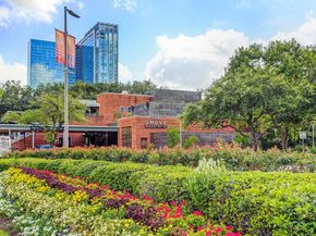 1211 Caroline Street 1804, Houston TX 77002