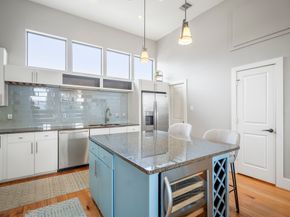 1310 W Dallas Street, Houston TX 77019