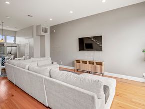 1310 W Dallas Street, Houston TX 77019