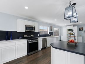 1911 Victoria Garden Drive, Richmond TX 77406