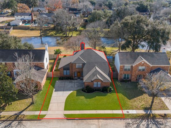 1911 Victoria Garden Drive, Richmond TX 77406
