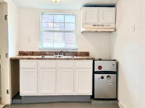 1213 Boswell Street, Houston TX 77009