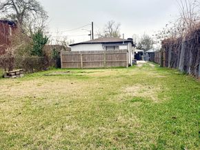 1213 Boswell Street, Houston TX 77009