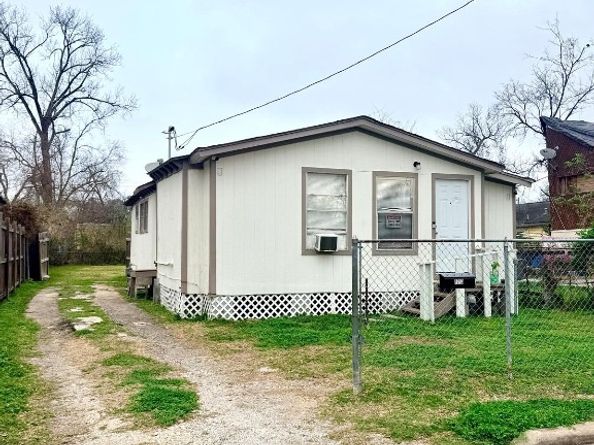 1213 Boswell Street, Houston TX 77009