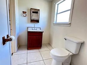 1213 Boswell Street, Houston TX 77009