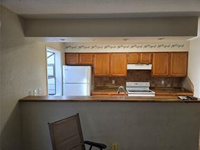 5917 Fairdale Lane 6, Houston TX 77057