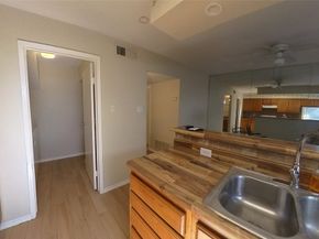 5917 Fairdale Lane 6, Houston TX 77057