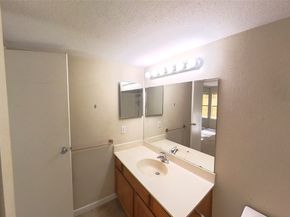 5917 Fairdale Lane 6, Houston TX 77057